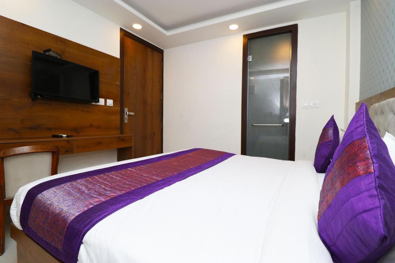 Hotel Belwood Suites - Near New Delhi Airport Kültér fotó