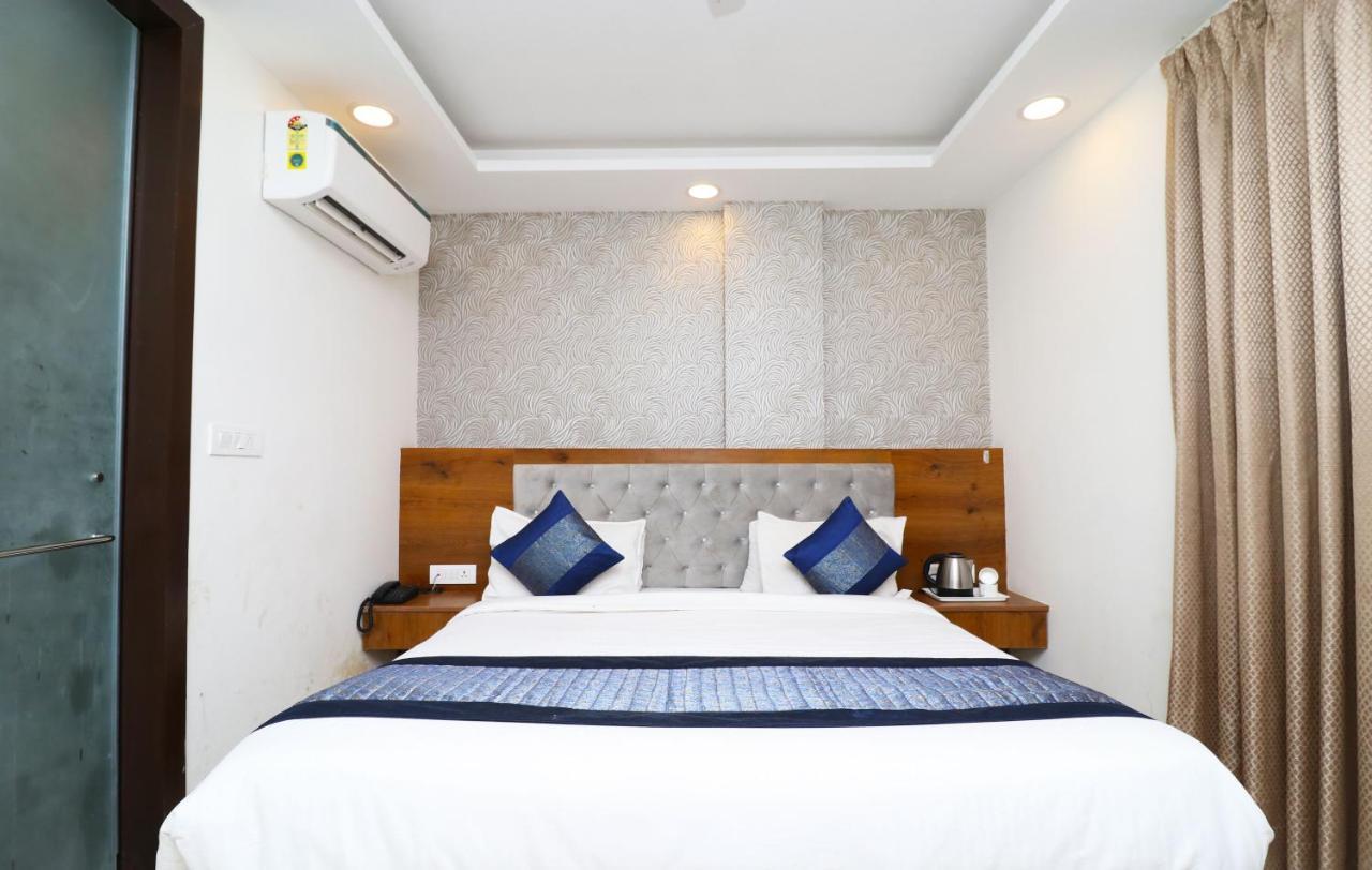 Hotel Belwood Suites - Near New Delhi Airport Kültér fotó