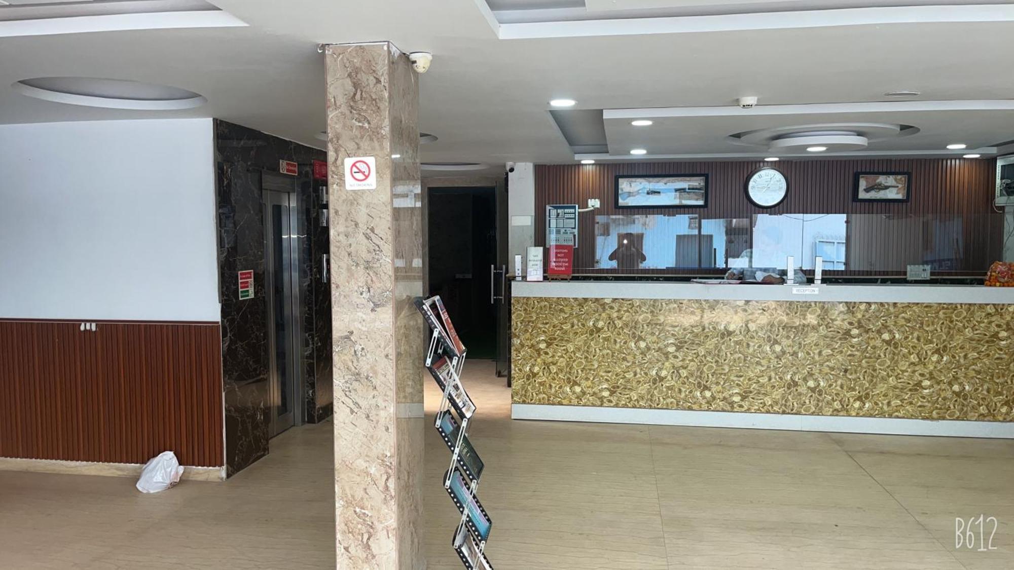Hotel Belwood Suites - Near New Delhi Airport Kültér fotó