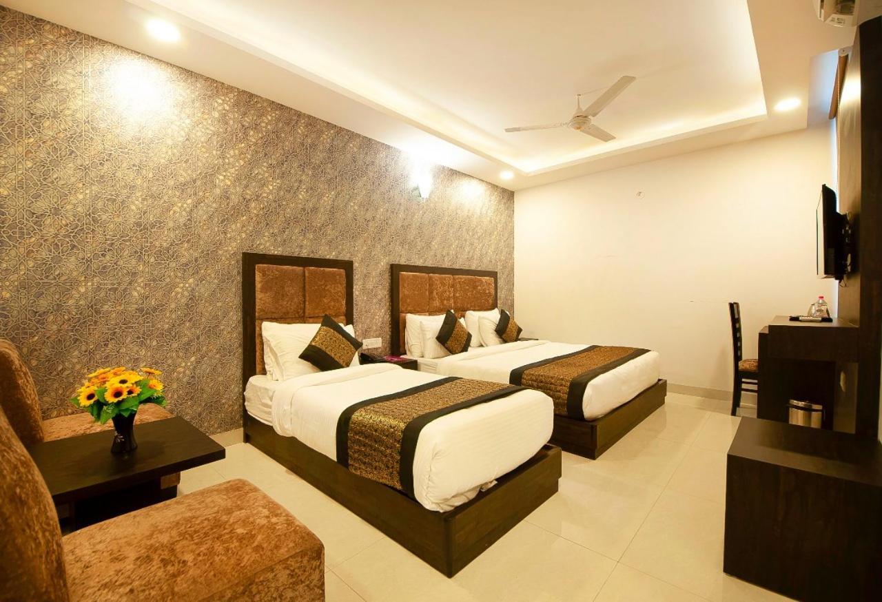 Hotel Belwood Suites - Near New Delhi Airport Kültér fotó